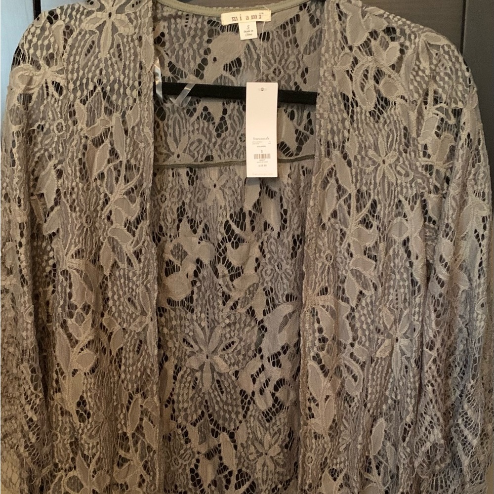 Lace Kimona/duster-NWT